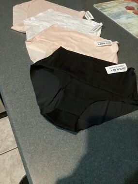 Old Navy Seamless High-Waist Briefs - Black, White, Blush